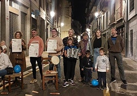 Kaletarrak eta udal arduraduna, Bustinzuriko Errebalean bertan egindako aurkezpenean.