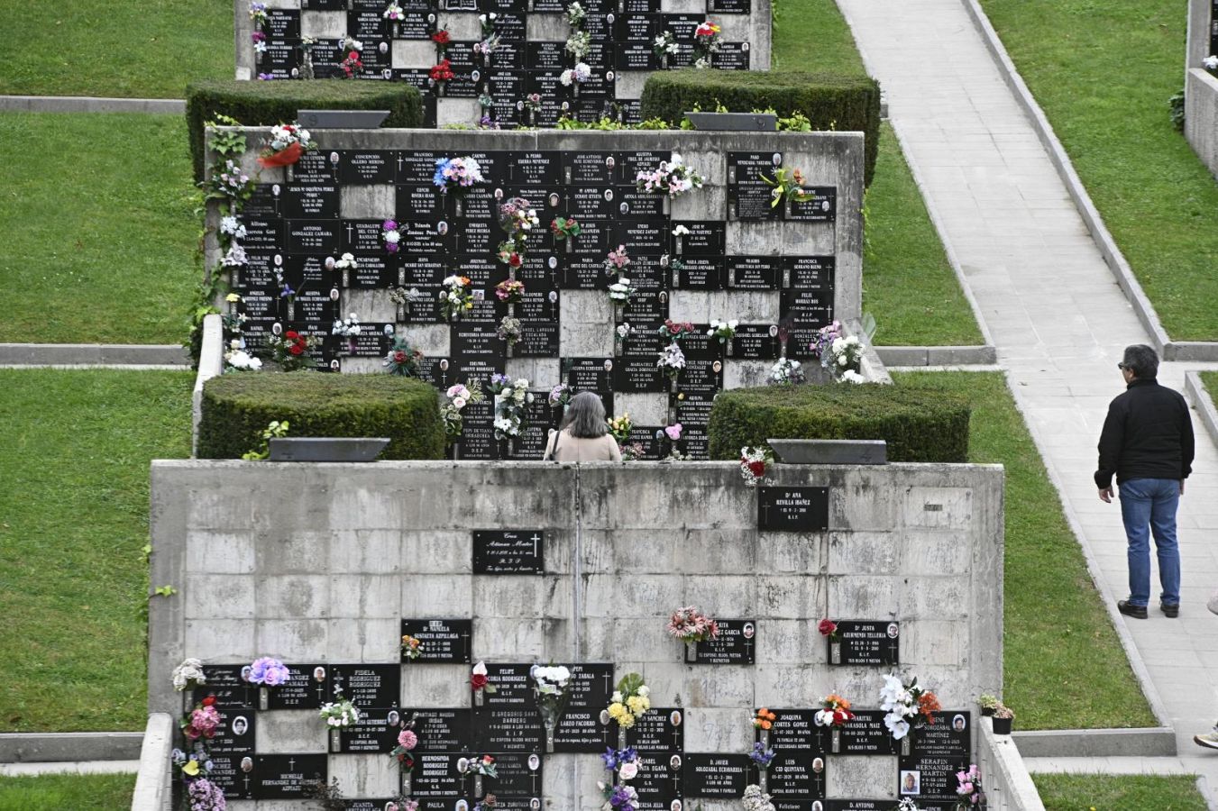 Los guipuzcoanos se acercan a los cementerios