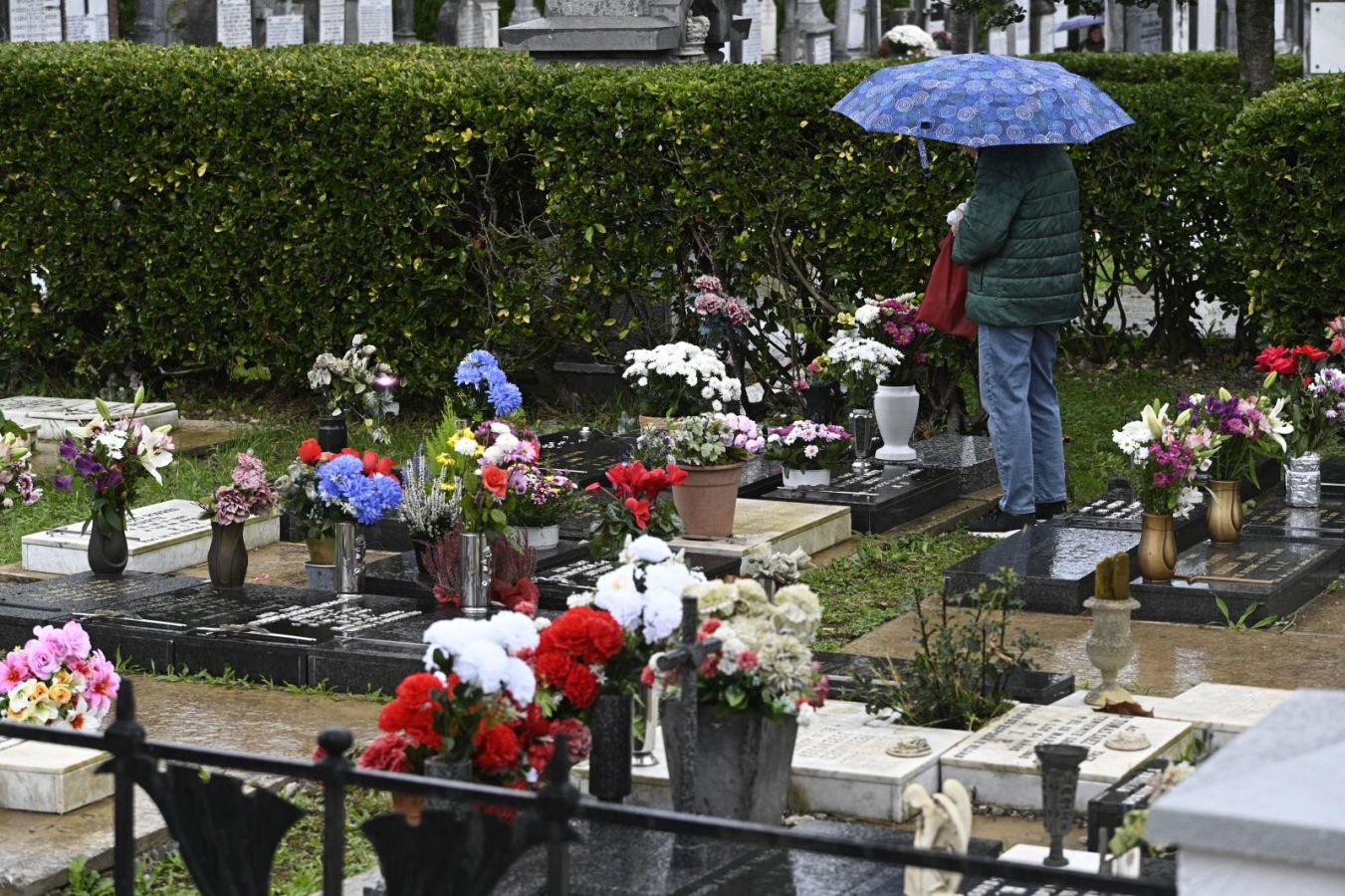 Los guipuzcoanos se acercan a los cementerios