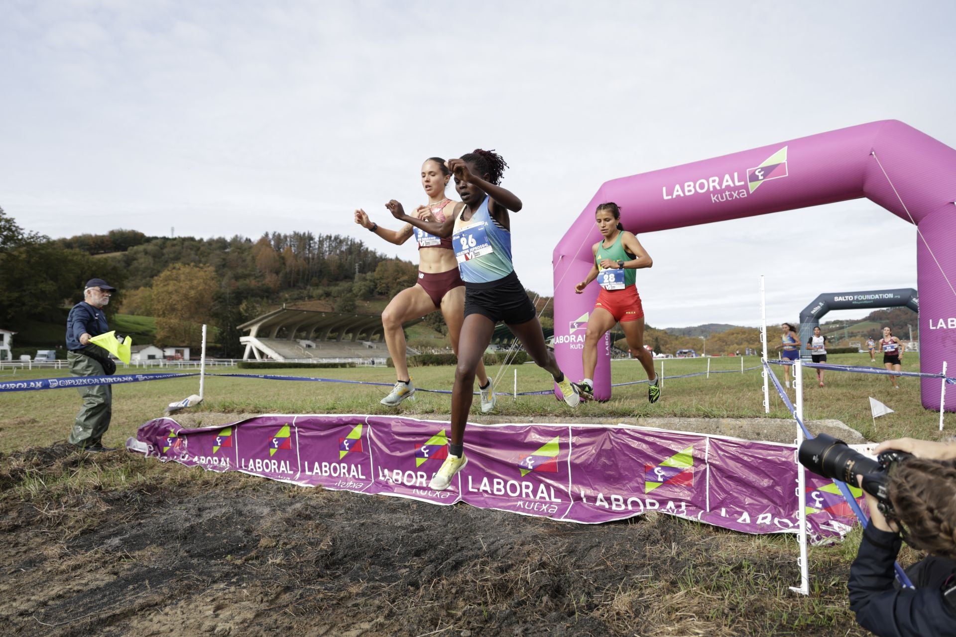 Los atletas kenianos dominan la prueba