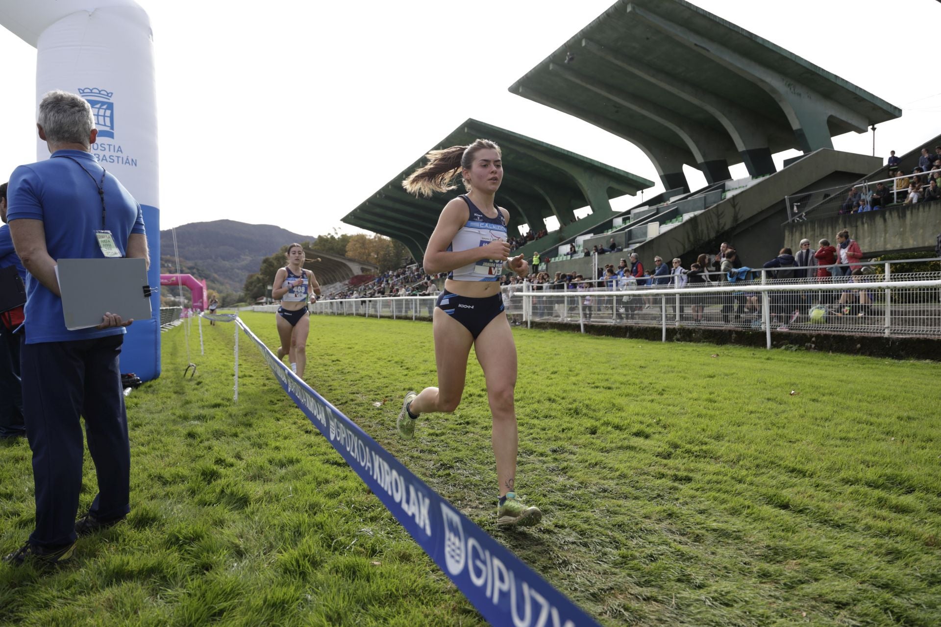 Los atletas kenianos dominan la prueba