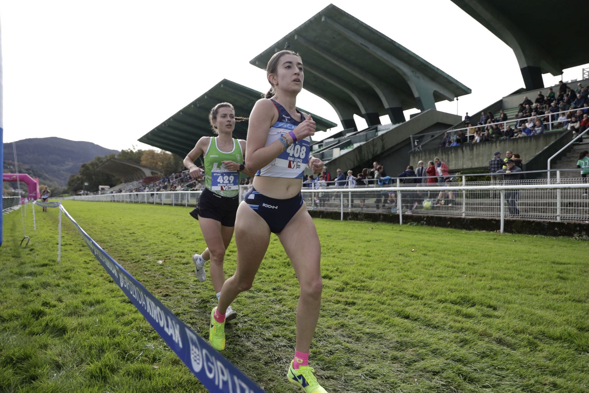Los atletas kenianos dominan la prueba