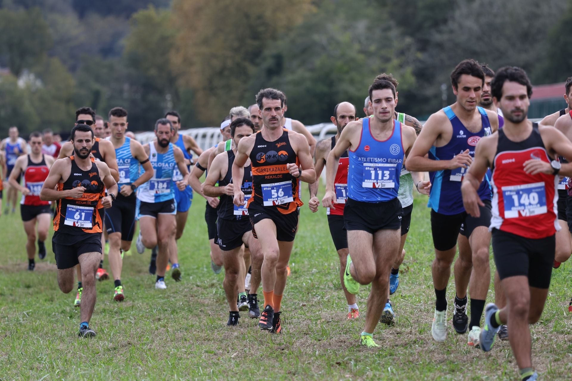 Los atletas kenianos dominan la prueba