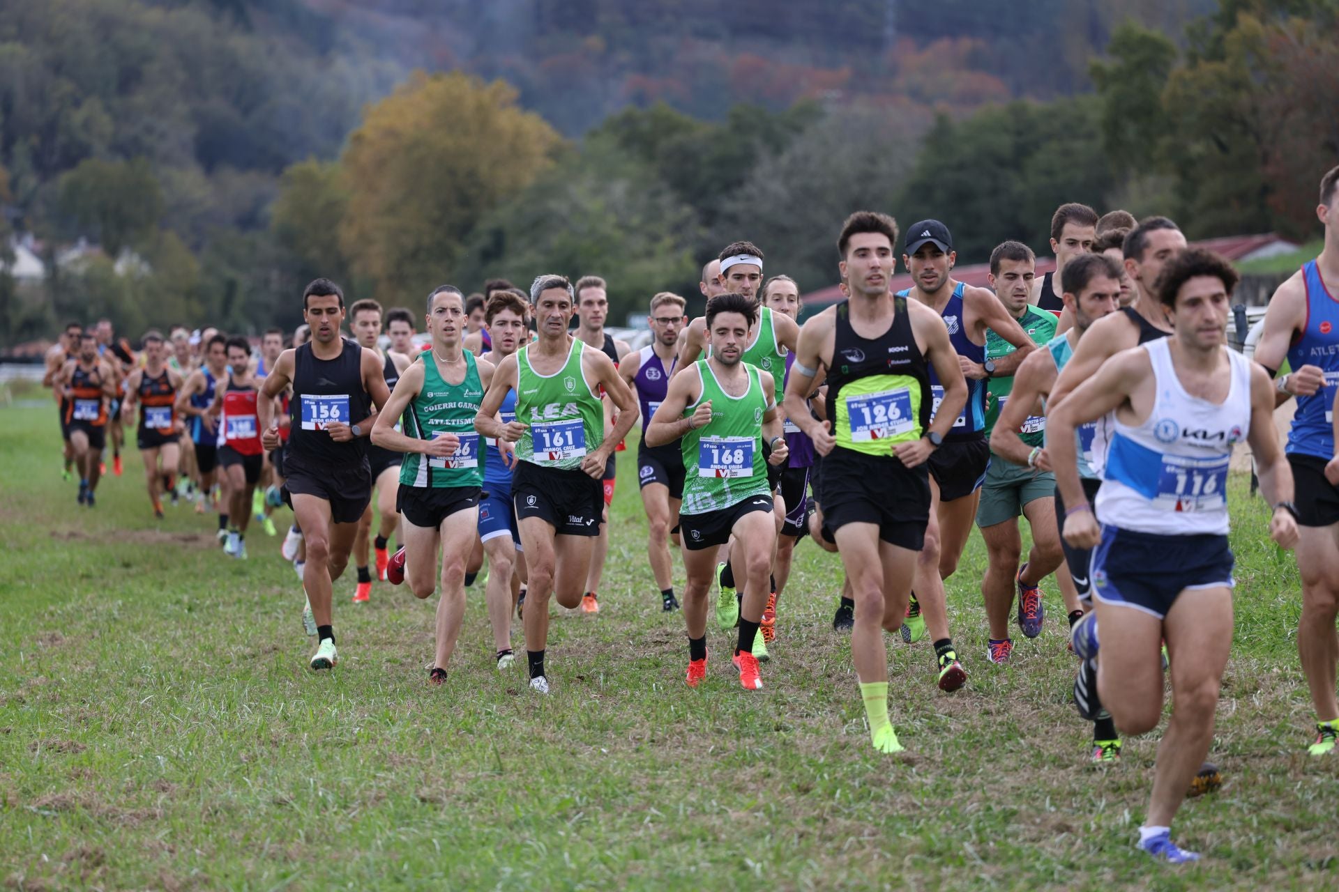Los atletas kenianos dominan la prueba