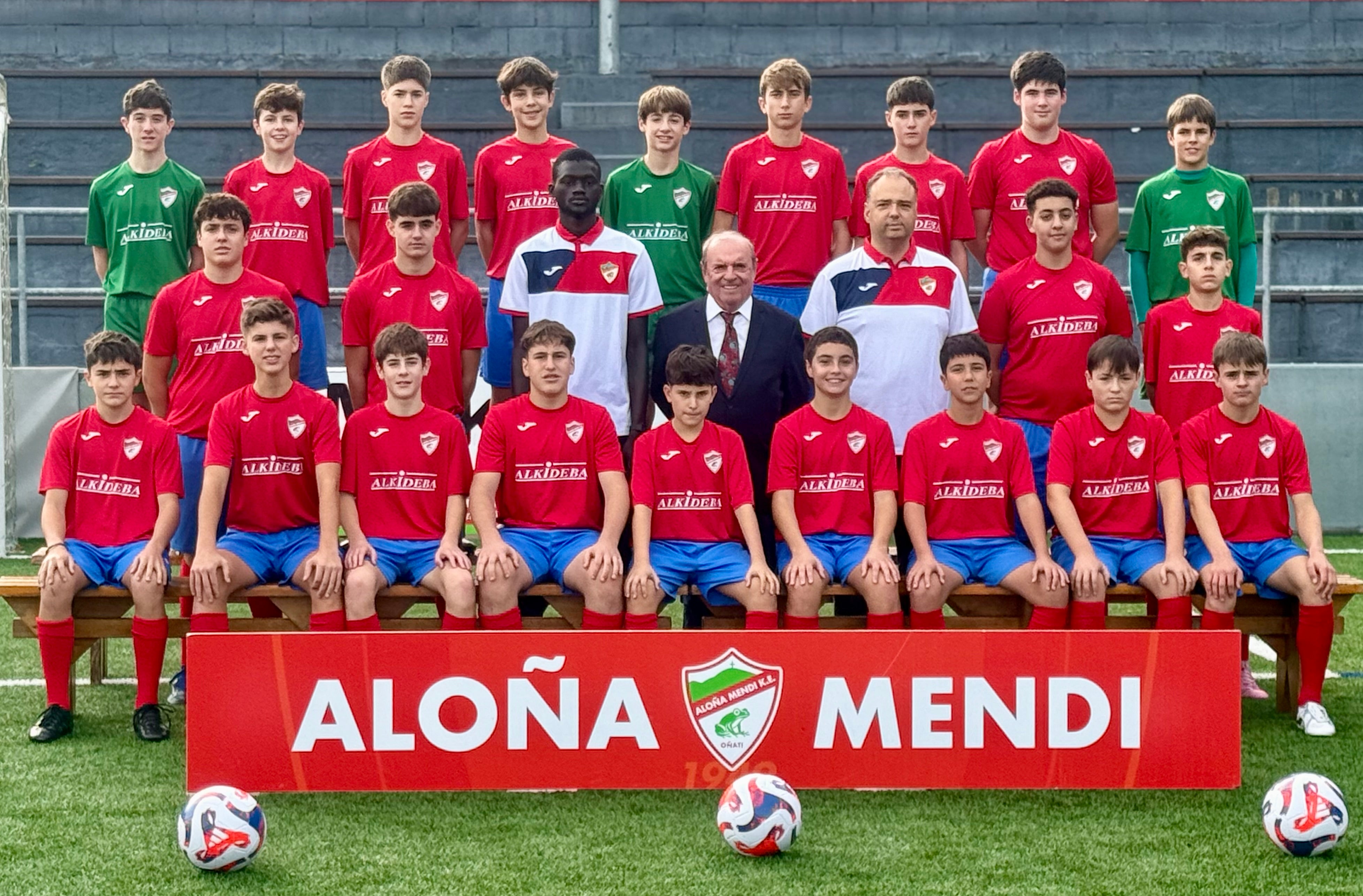 El Aloña Mendi posa en familia