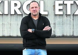 Mikel Samsó, nuevo presidente de la Federación Guipuzcoana de Natación, en la Kirol Etxea de Donostia.