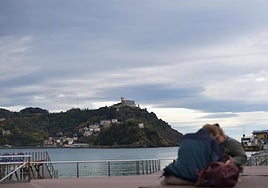 Un frente con chubascos pondrá fin a una cálida jornada con noche tropical por el intenso viento del sur