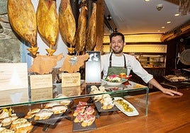 Diego Postigo ha logrado consolidar MuxuMartin como uno de los establecimientos de referencia de la Parte Vieja de San Sebastián.