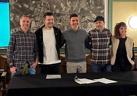 Getaria eta Lesakako ordezkariak Uxue Alberdirekin.