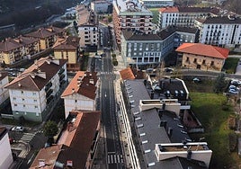 Vista general del tramo sur de Aizkorri Kalea en el que se ejecutará la primera fase de reurbanización.