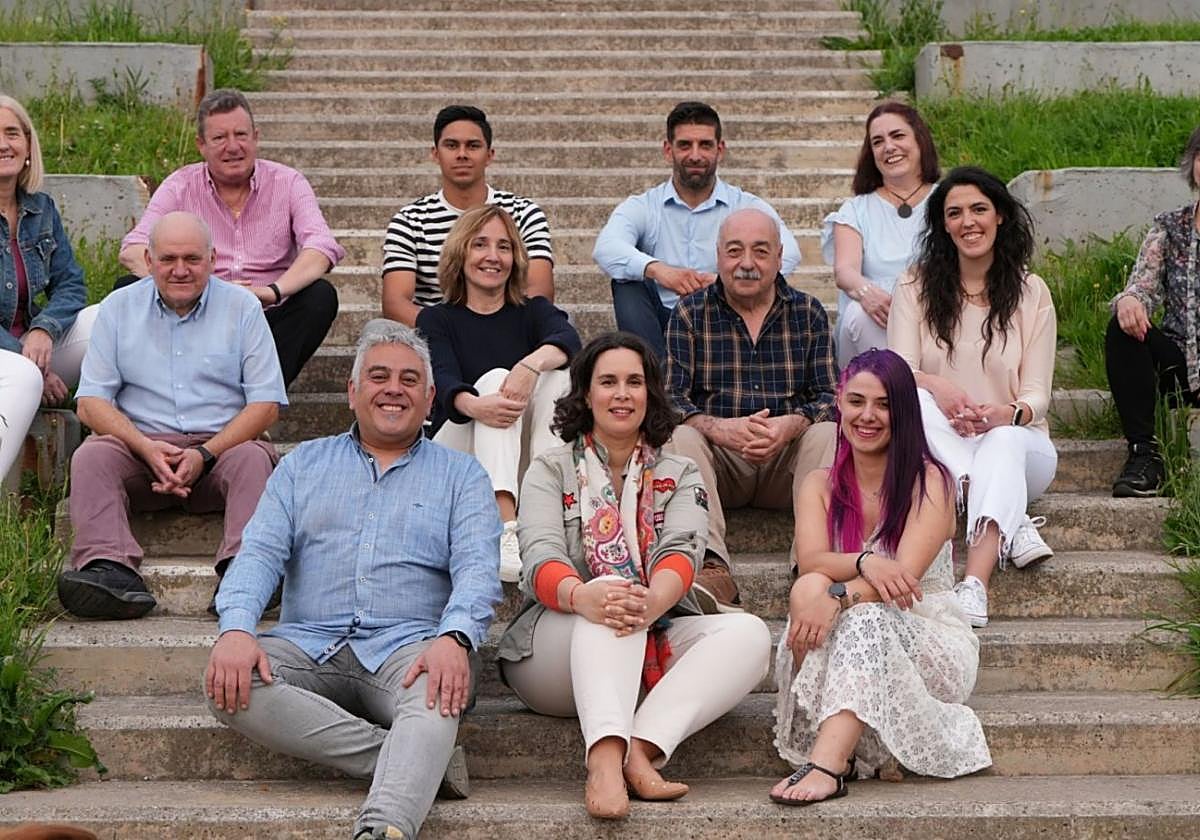 Imagen grupal de los miembros del grupo de EAJ-PNV en Astigarraga.