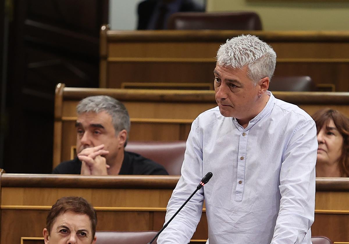 Oskar Matute interviene en el Congreso.