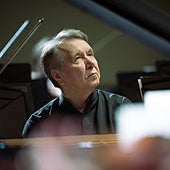El pianista y director Mikhail Pletnev.