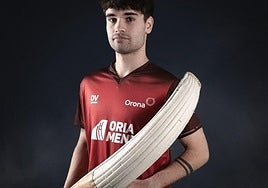 Julen Descargak ostiral honetan debuta egingo du Galarreta pilotalekuan.