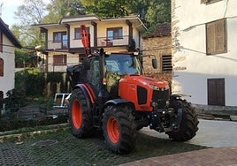 El nuevo tractor adquirido por el Ayuntamiento de Bera.