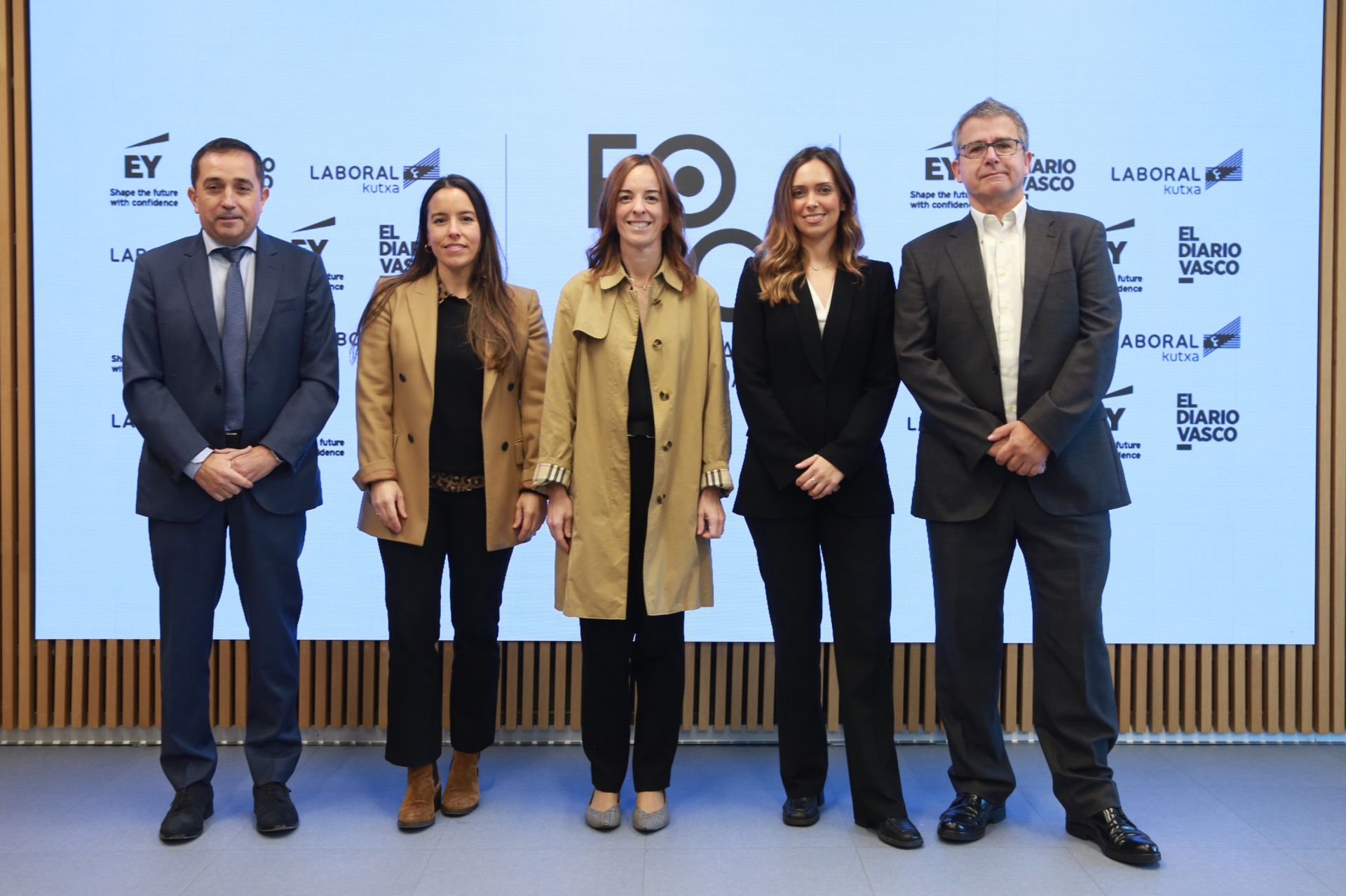 Xabier Sagredo (presidente de BBK), Maitane Aramburu (responsable de relaciones y marca de Kutxa Fundazioa), Eluska Suquia (directora de Inversiones de Kutxa Fundazioa), Laura Mendizabal (Mercadona), Pedro Cousillas (gestor Banca Corporativa de Laboral Kutxa).