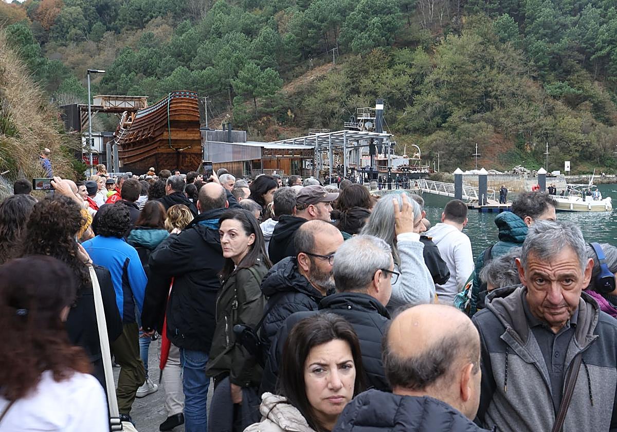 Máxima expectación ante la botadura de la nao San Juan