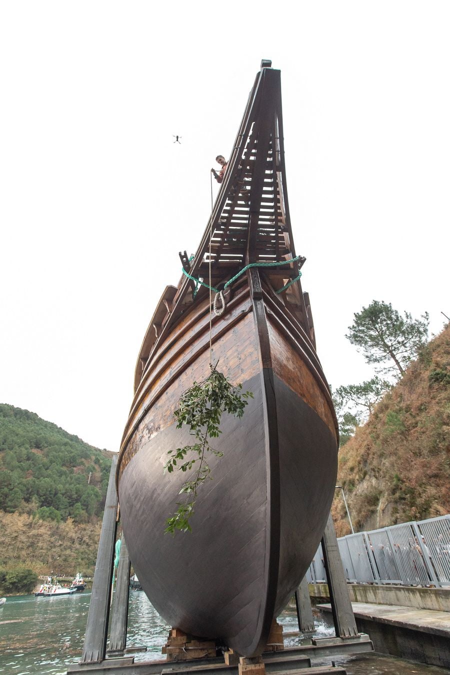 Amplia representación institucional en la botadura de la nao San Juan