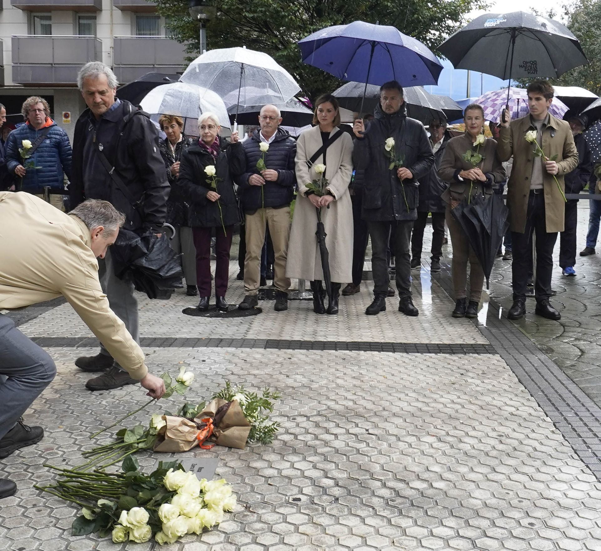 Donostia ya cuenta con una placa en memoria de Rosa Zarra
