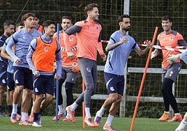 Gorrotxategi, Fraga, Remiro y Remiro sonríen durante un entrenamiento en Zubieta