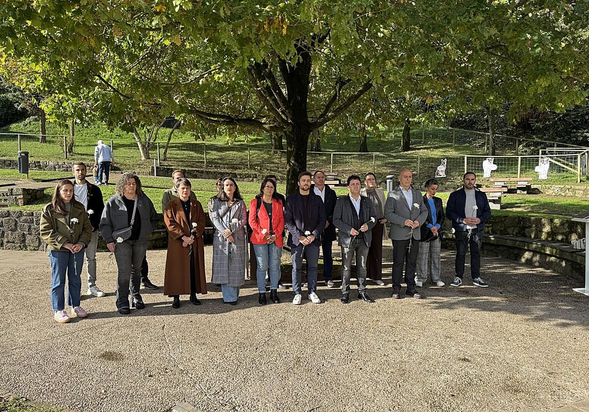 Zarautz celebró ayer en La Rosaleda el Día de la Memoria.