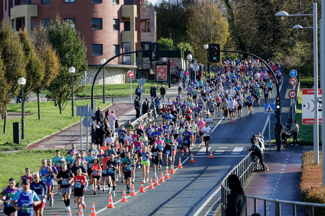El paso de los corredores por Irun, en imágenes