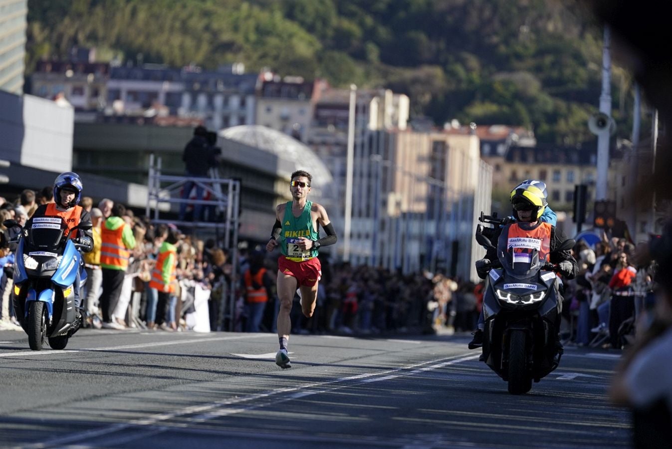 La Behobia - San Sebastián, a su paso por el Kursaal donostiarra