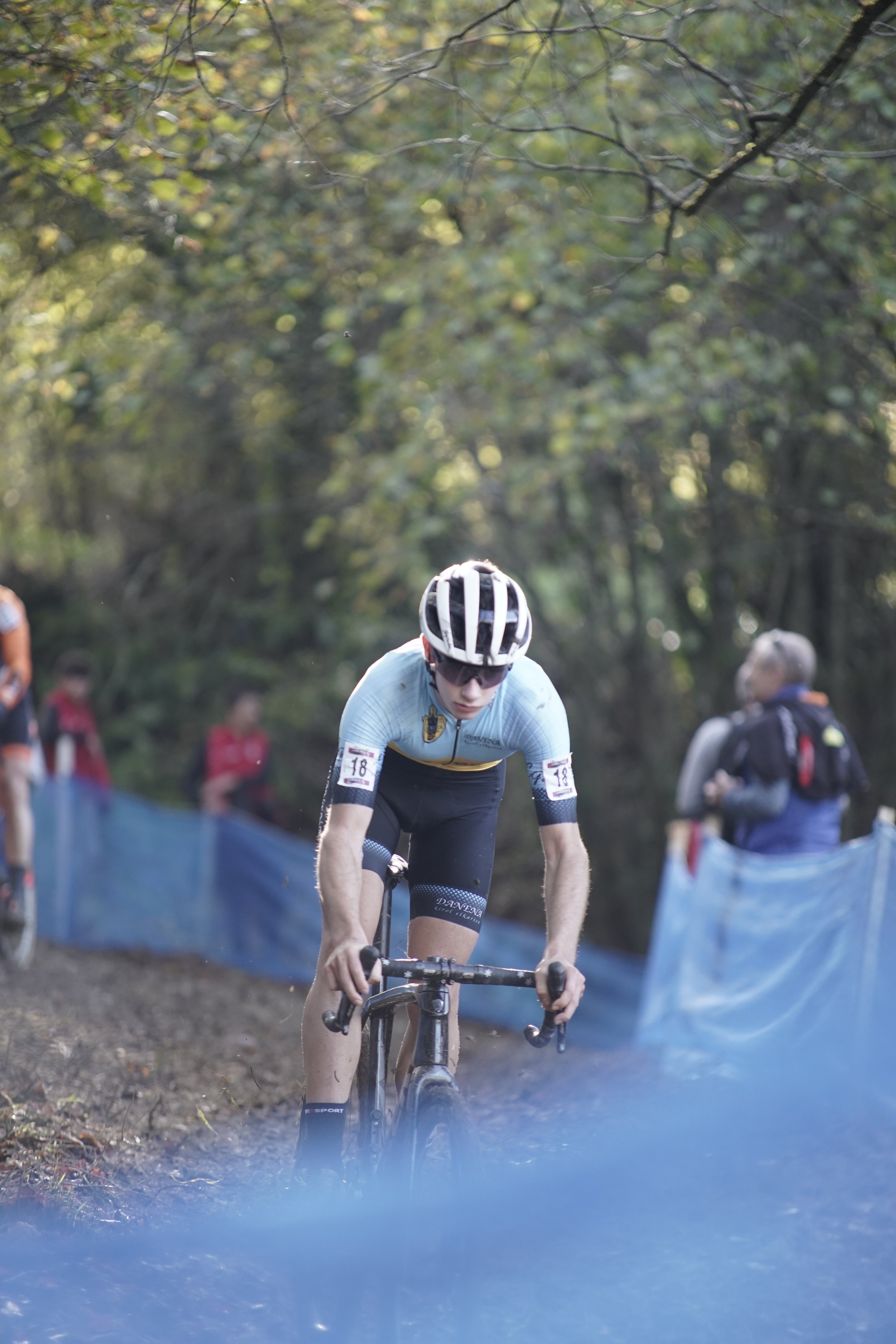 Horny y Morichon dominan el ciclocross de Ormaiztegi