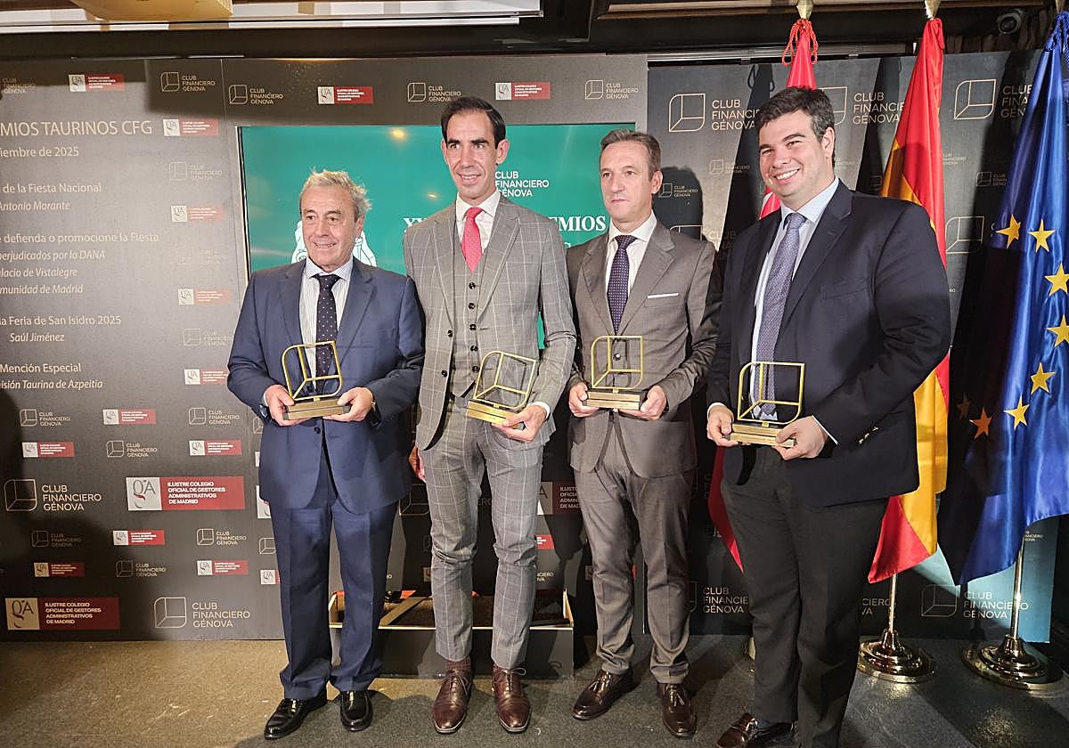 Joxin Iriarte y el resto de galardonados.