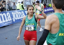 Tisalema saluda a Celada nada más llegar a la meta del Boulevard.