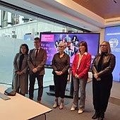 La directora de Emakunde, junto a responsables de las diputaciones y de Eudel, han presentado la campaña.