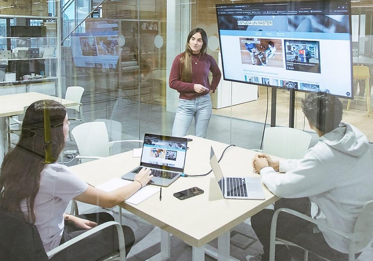 El 27 por ciento del alumnado se queda a trabajar en la empresa donde ha realizado el itinerario dual.