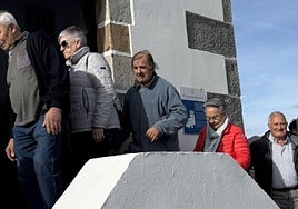 Egun osoan zehar, kanpaia jotzeko aukera izan zen atzo ermitan.