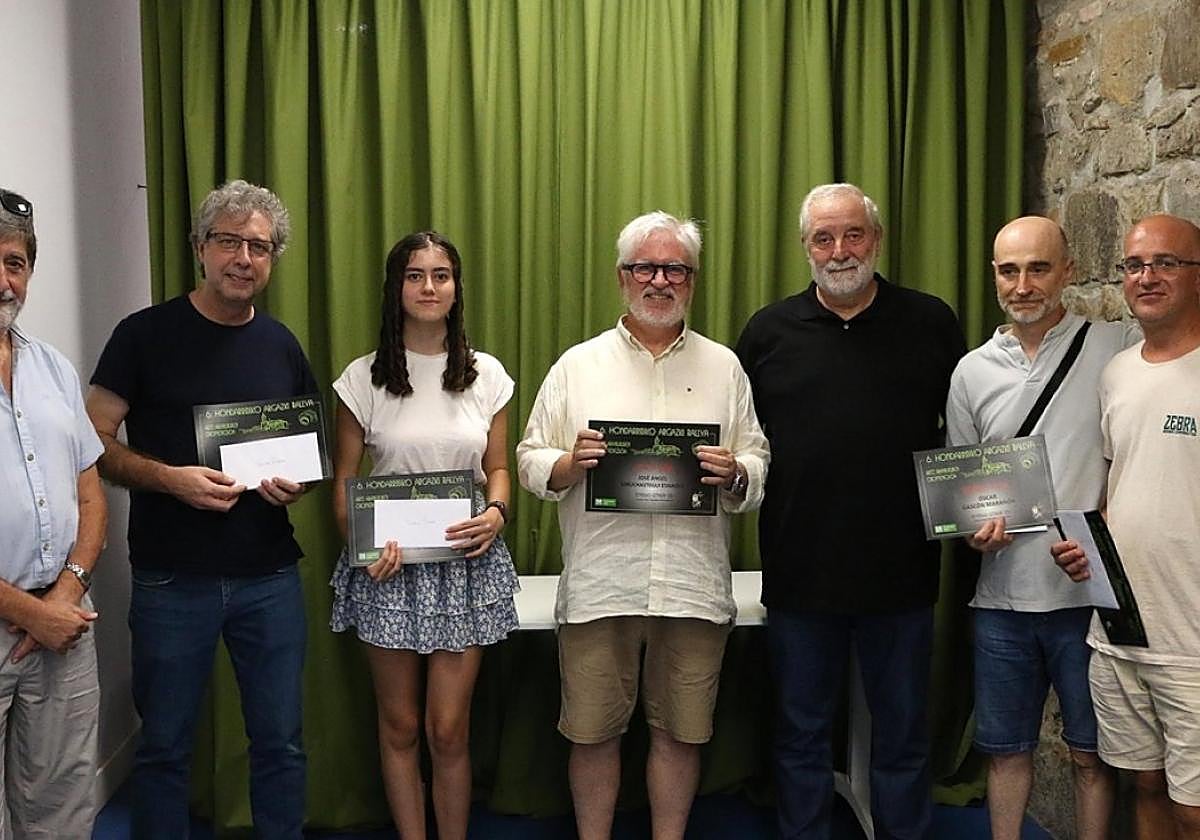 La entrega de premios del sexto rally fotográfico de Ttopara tuvo lugar en la biblioteca.
