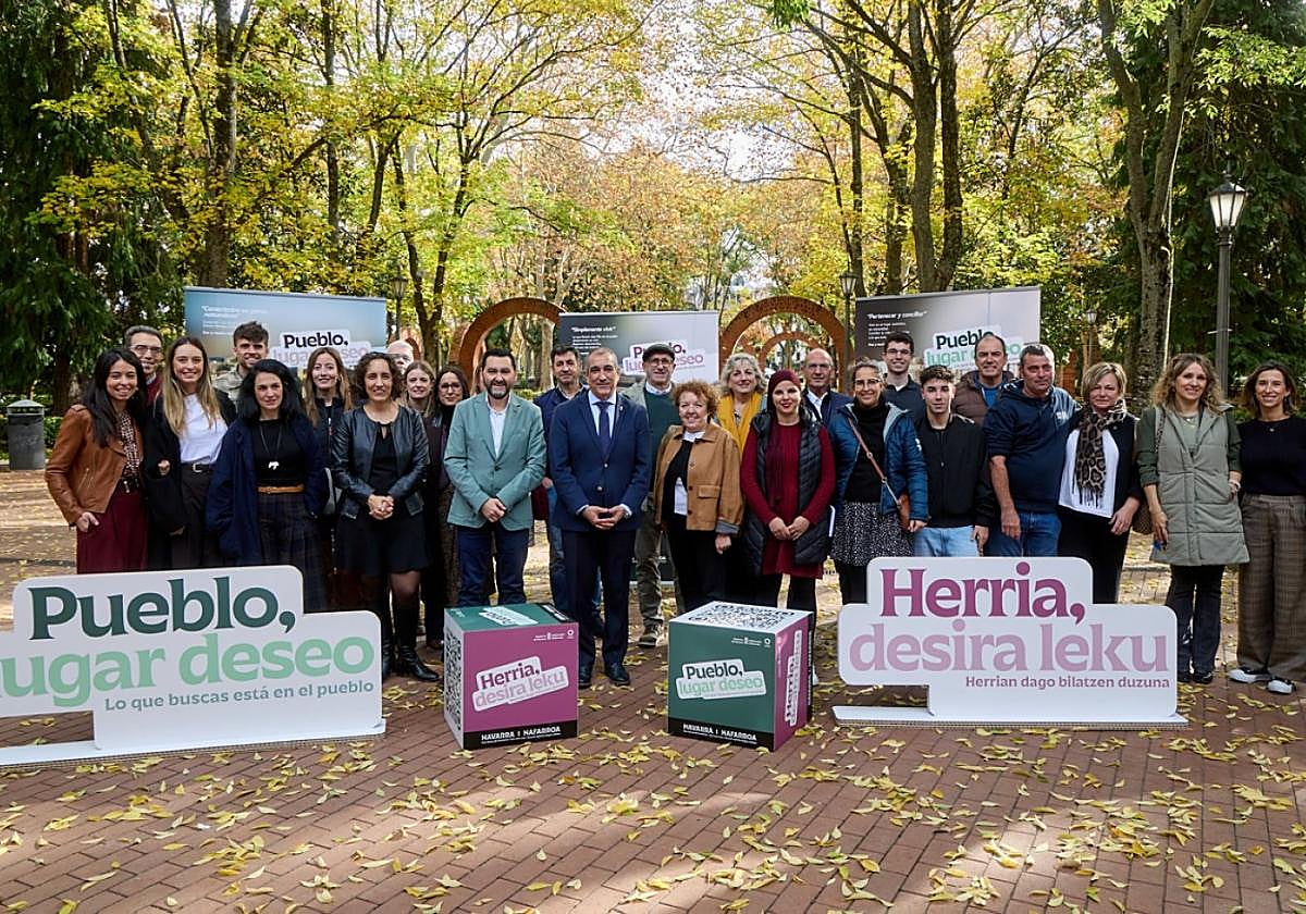 Algunos alcaldes de la comarca participaron en la presentación.
