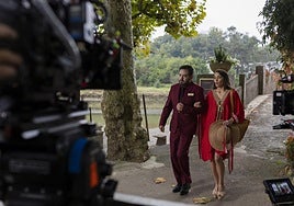 José Eduardo Derbez y Consuelo Duval, durante la grabación en Bedua