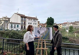 La alcaldesa, Cristina Laborda, y el delegado de Desarrollo Urbano, Sergio Javier, frente al ámbito de Korrokoitz con una infografía que refleja el cambio que comenzará a ejecutarse el año próximo.