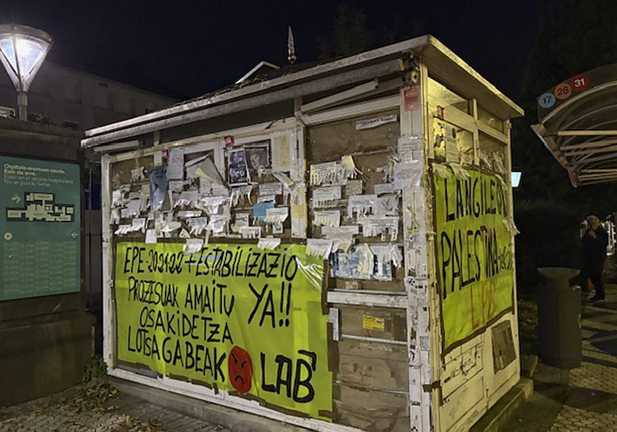 «Este kiosko en la puerta del Hospital, no pinta nada»