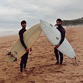 Maxi Iglesias se une a la iniciativa de dos hermanos vascos: «Conocí a Julen en Zarautz»