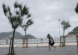 La borrasca Claudia deja ya rachas de viento superiores a los 100 km/h y se mantiene el aviso amarillo