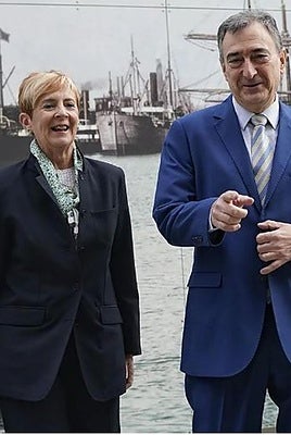 Esteban exculpa a Junts del bloqueo en la ley de secretos oficiales y responsabiliza a PSOE y PP