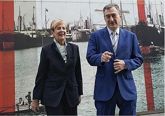 Esteban exculpa a Junts del bloqueo en la ley de secretos oficiales y responsabiliza a PSOE y PP