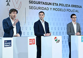 Eneko Andueza, Imaol Pradales y Pello Otxandiano en un debate de DV.