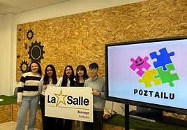 Alumnos de La Salle-Berrozpe han recuperado la iniciativa Poztailu para esta Navidad.