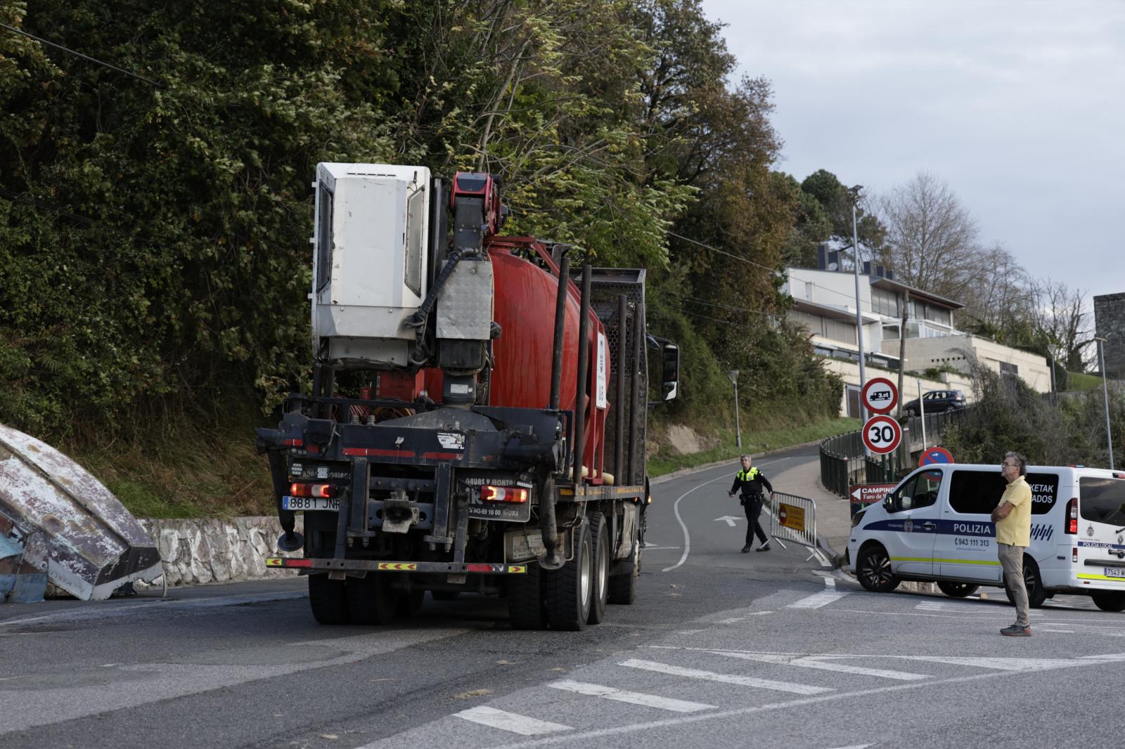 Incendio en el faro de Higuer