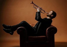 El virtuoso de la trompeta Rubén Simeó en una imagen informal.