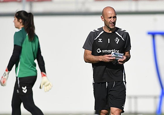 Iñaki Goikoetxea quiere centrarse en los partidos de Liga antes de pensar en la Copa.