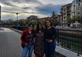 Sihara Nuño, Asmae Essabar yOlatz Amalur de los Santos,impulsoras del proyecto.