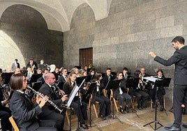 Kontzertua eskaini du udal musika bandak