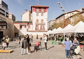 Animada fería de productos de caserío